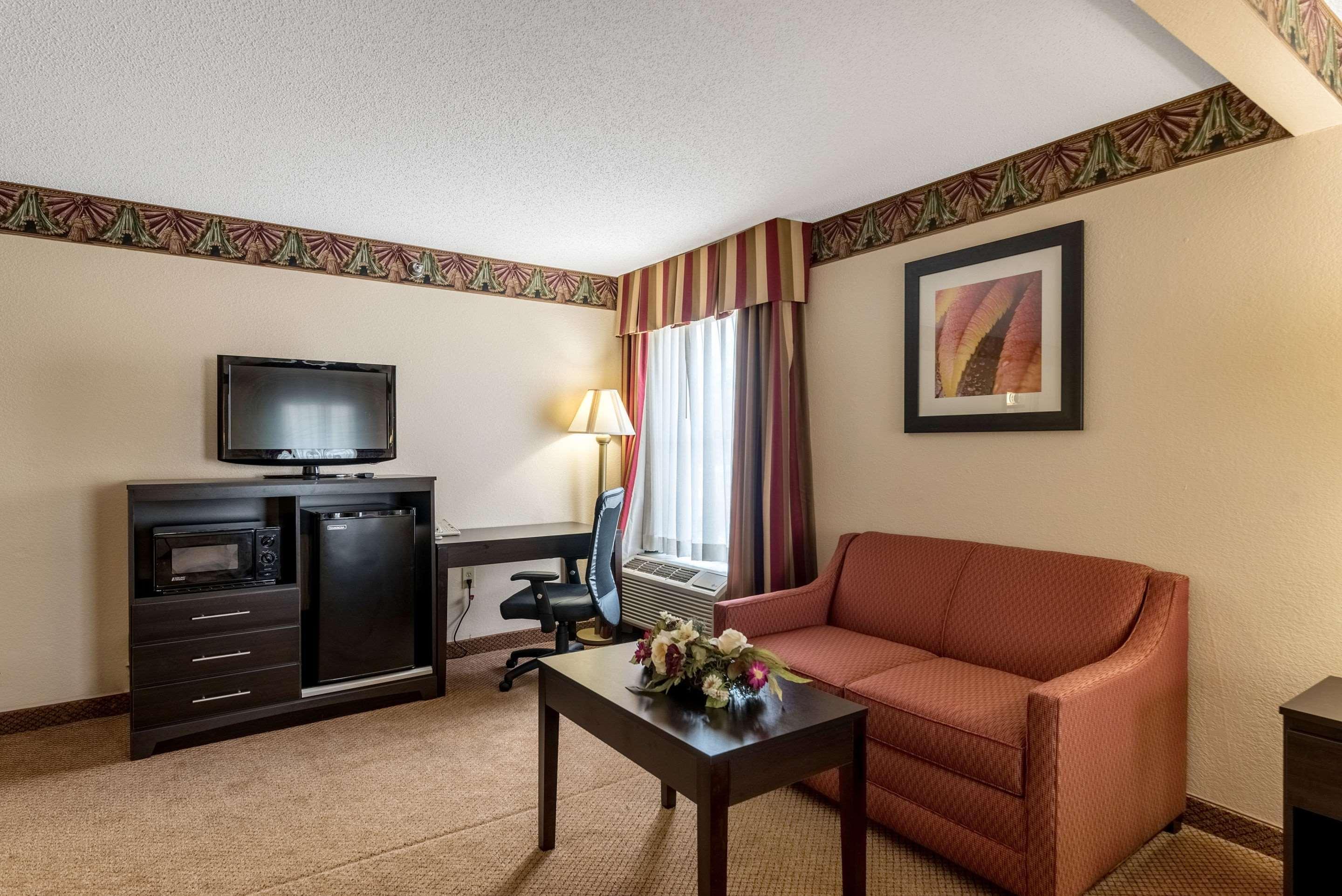 Quality Inn & Suites Clemmons I-40 Εξωτερικό φωτογραφία